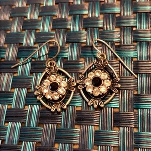 Silver tone and rhinestone earrings!